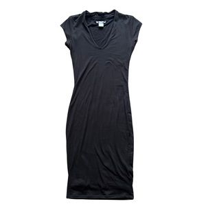 BLACK MIDI DRESS WITH CAPSLEEVES